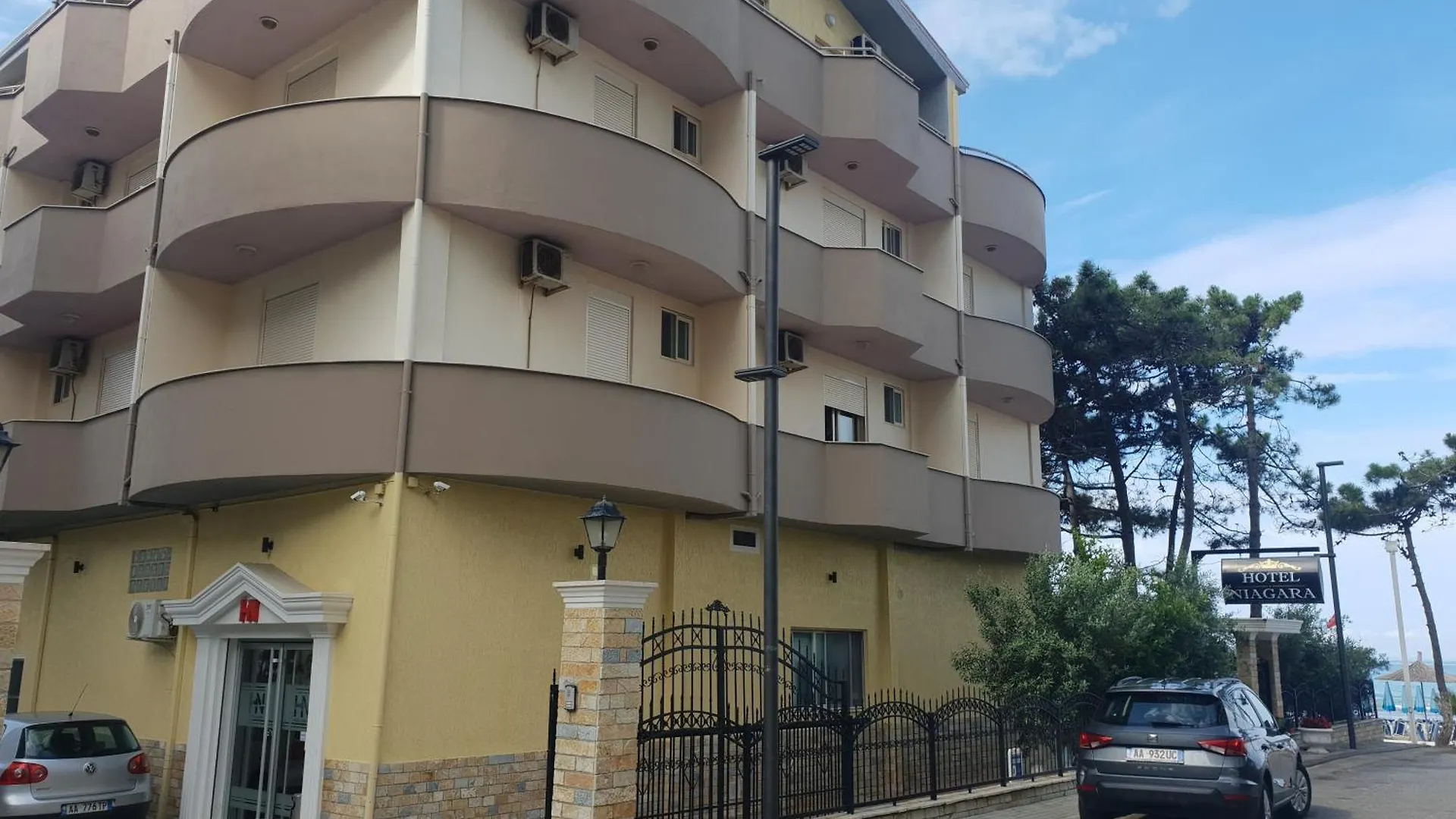 Hotel Niagara دراس