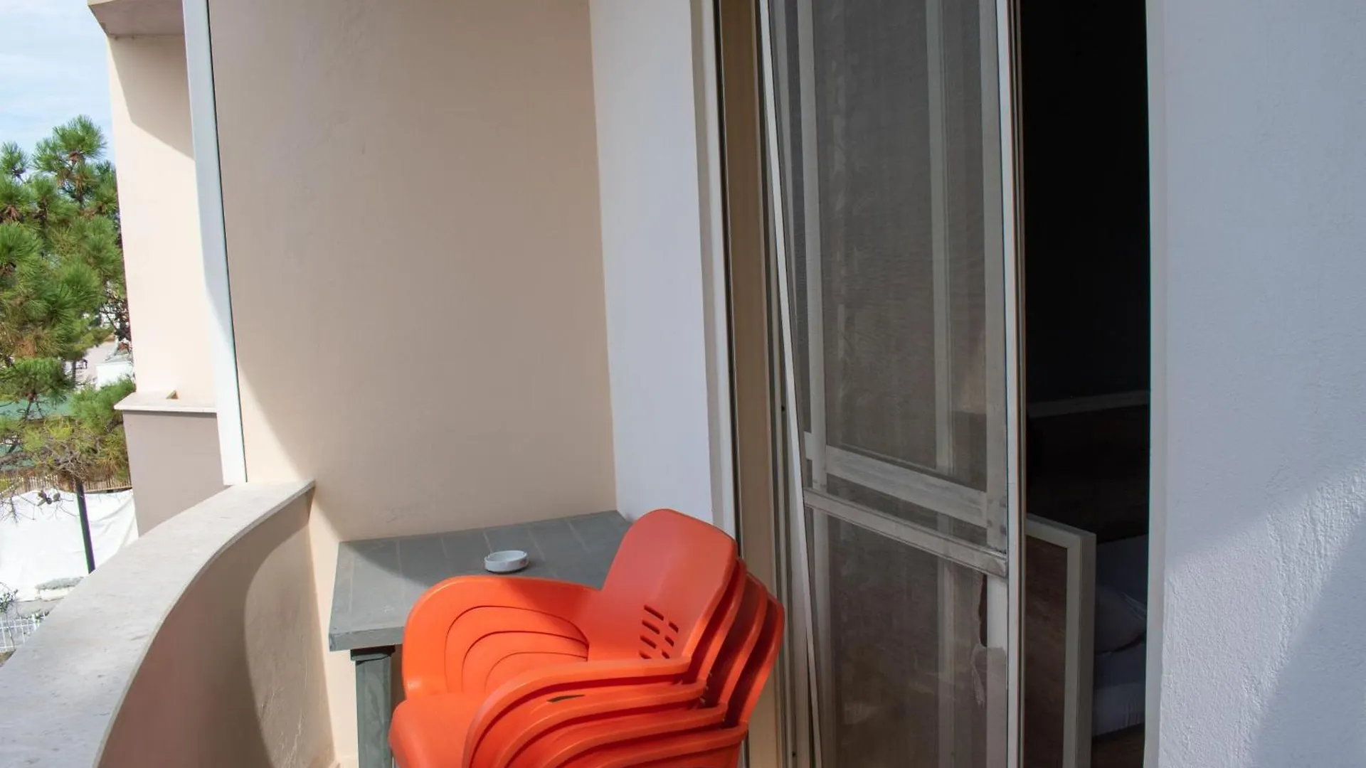 Hotel Niagara دراس