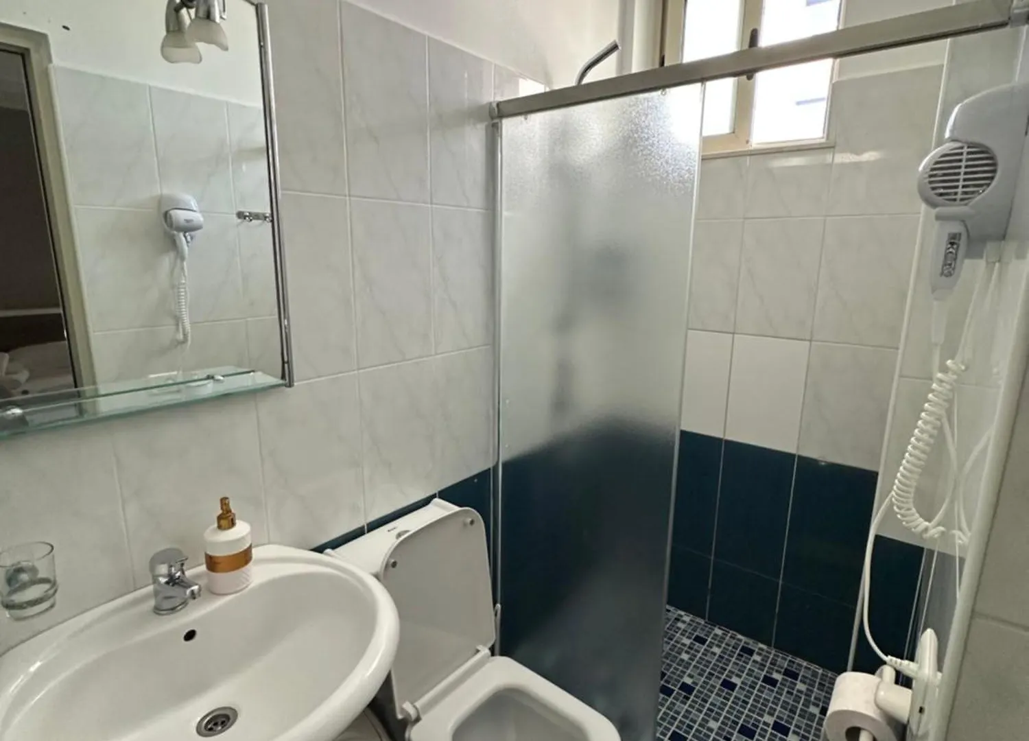 Hotel Niagara دراس