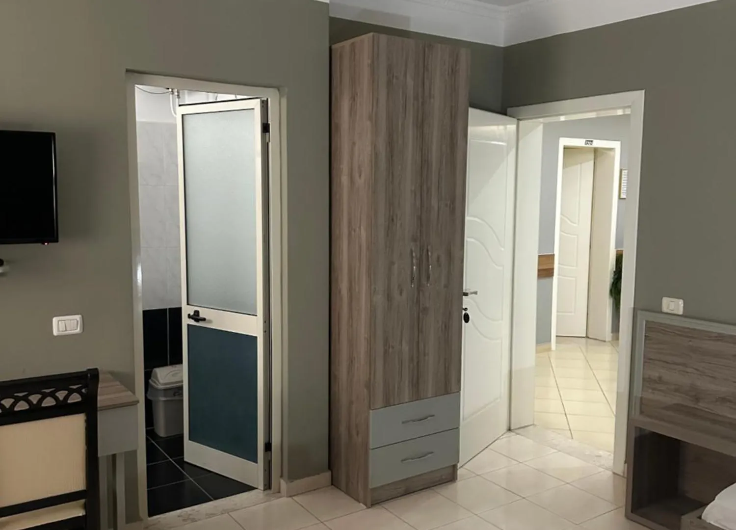 Hotel Niagara دراس