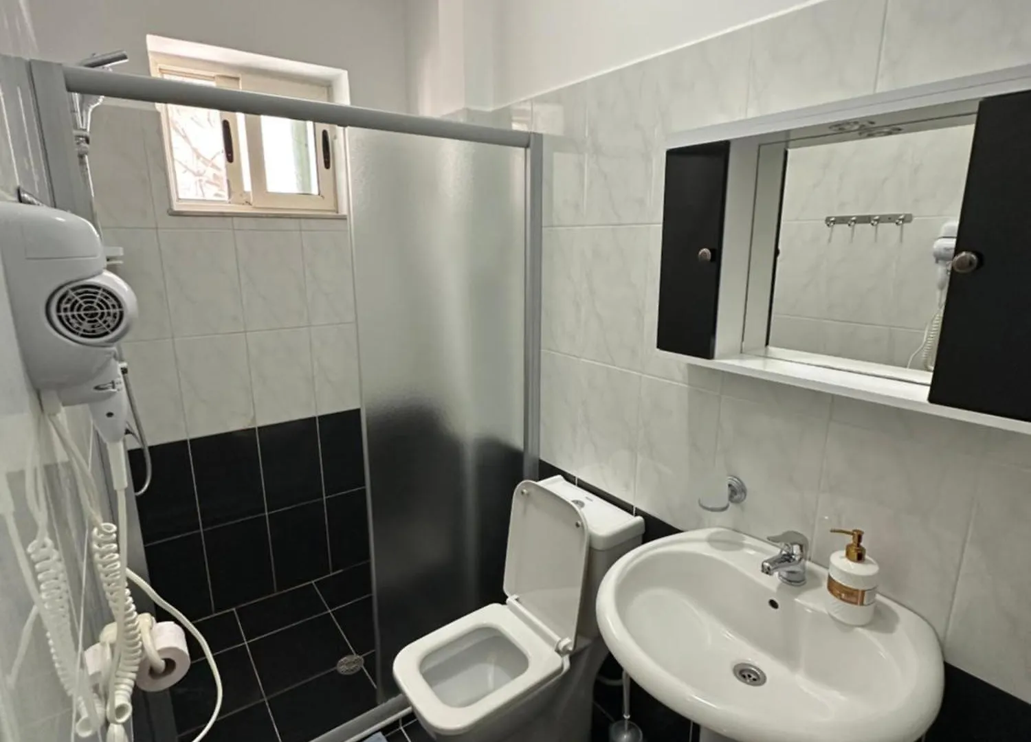 Hotel Niagara دراس 3*,  ألبانيا