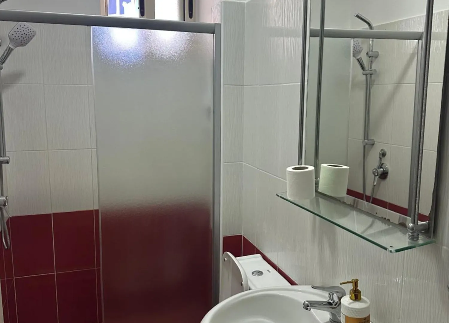 Hotel Niagara Dıraç