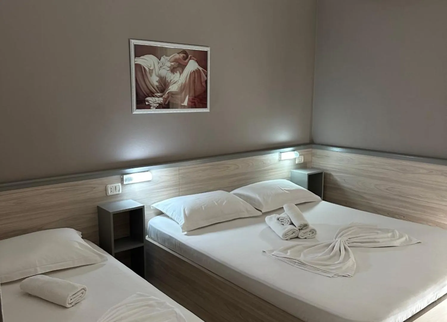 Hotel Niagara دراس