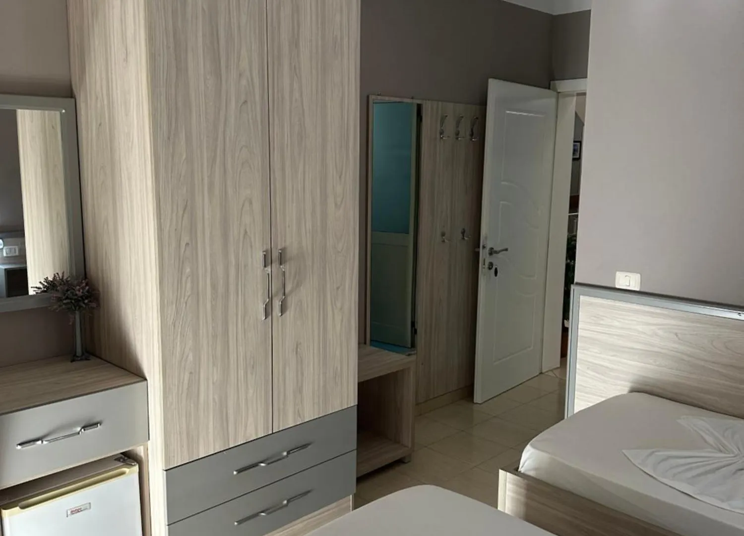 Hotel Niagara دراس 3*,