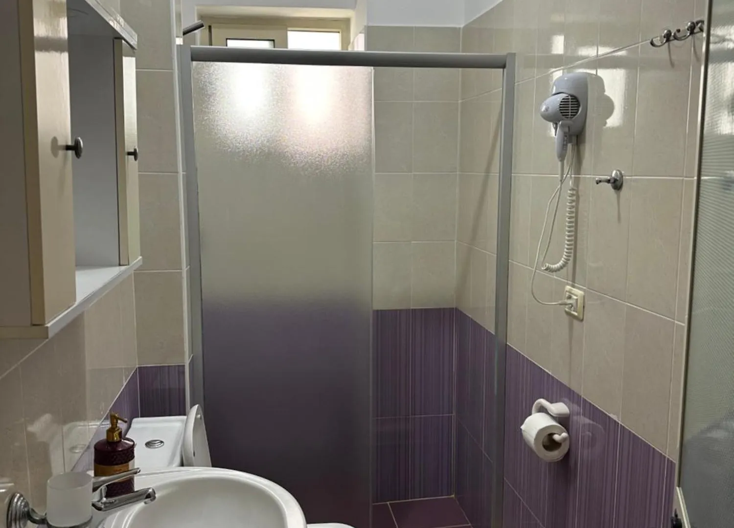 Hotel Niagara Dıraç