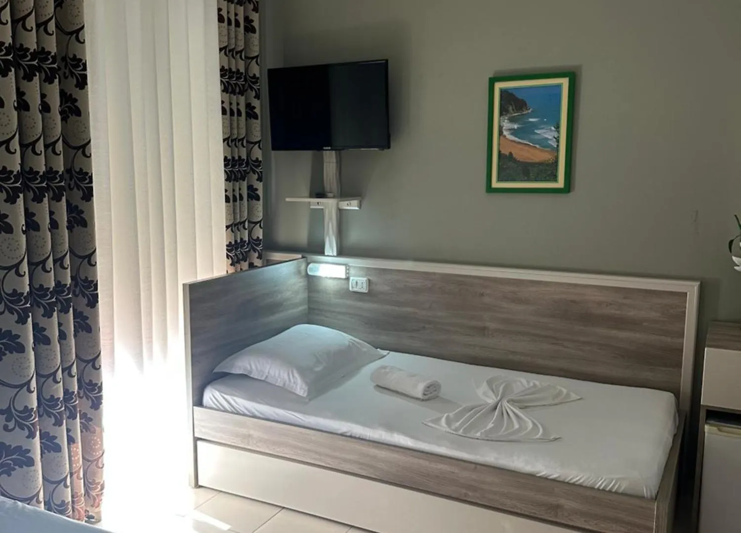 Hotel Niagara Dıraç