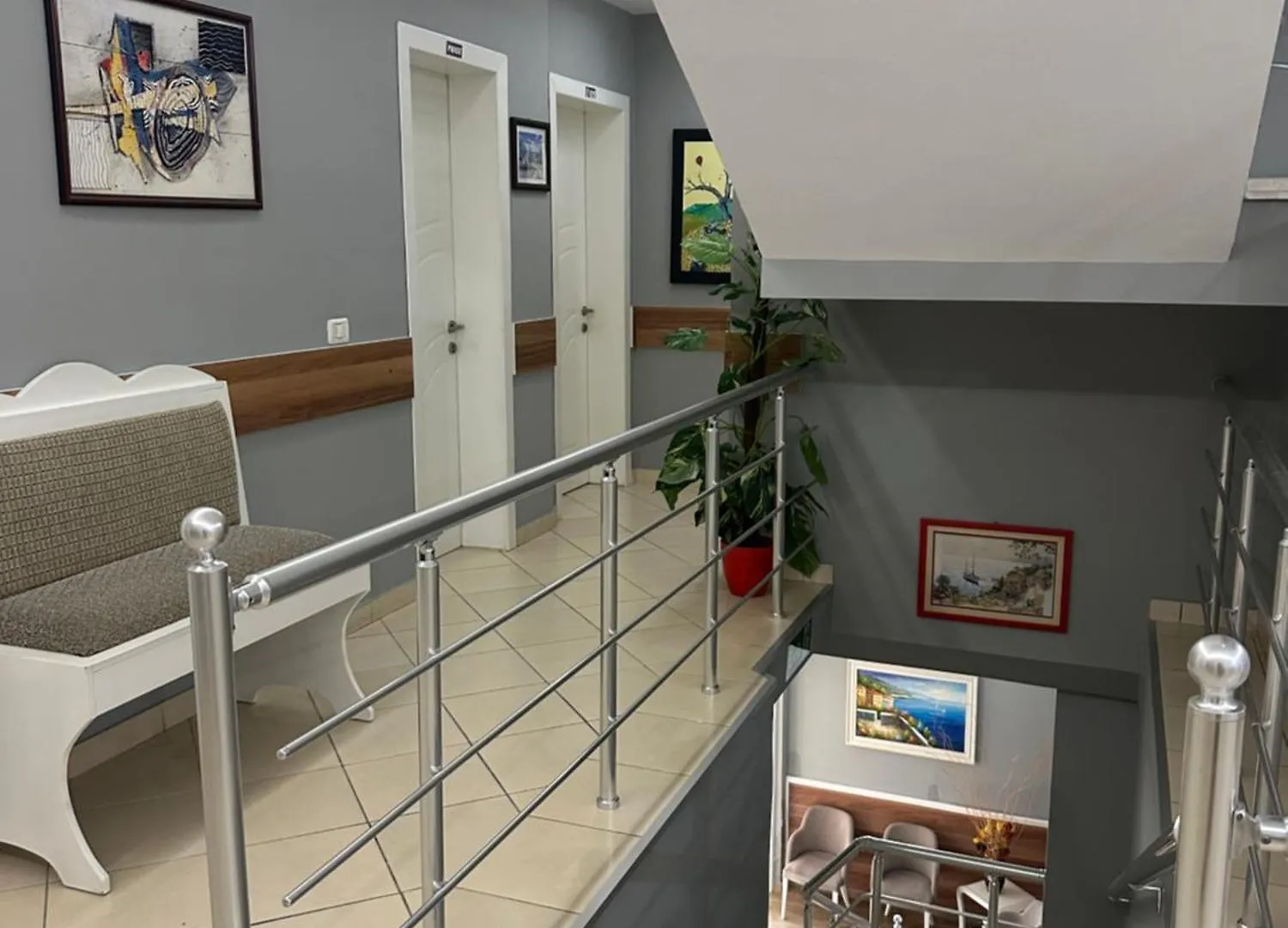 Hotel Niagara Dıraç 3*,