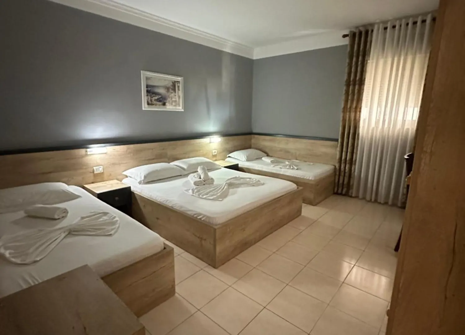 Hotel Niagara دراس