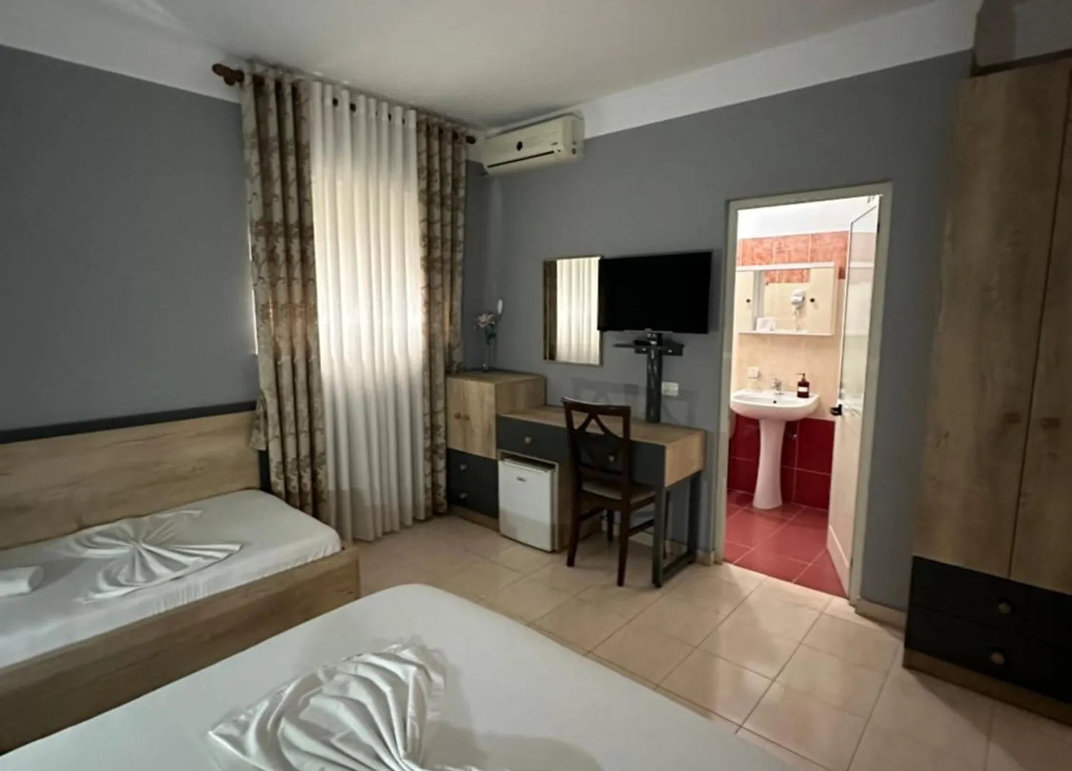 Hotel Niagara Dıraç